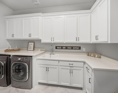 1410 Devonshire Drive - Photo Thumbnail 16