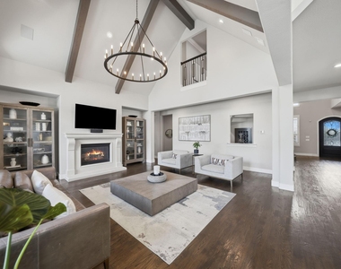 1410 Devonshire Drive - Photo Thumbnail 9