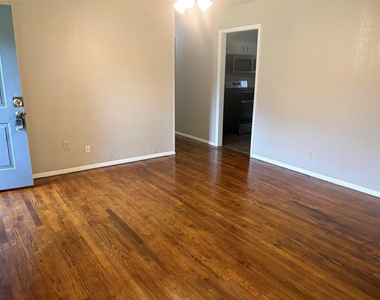 404 W Heron Street - Photo Thumbnail 5