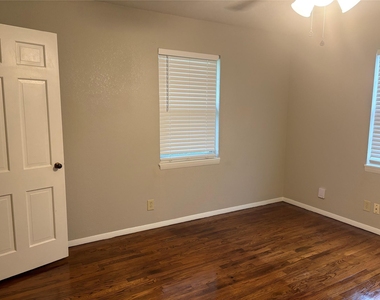 404 W Heron Street - Photo Thumbnail 20