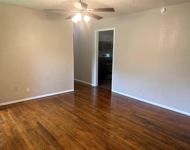 404 W Heron Street - Photo Thumbnail 3