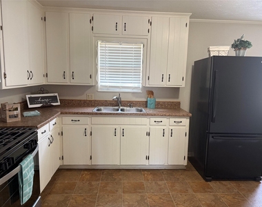 404 W Heron Street - Photo Thumbnail 10