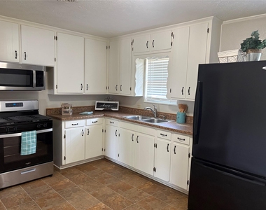 404 W Heron Street - Photo Thumbnail 8