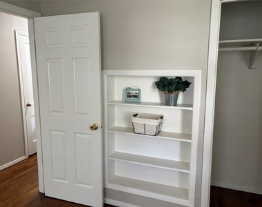 404 W Heron Street - Photo Thumbnail 21