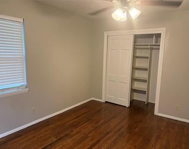 404 W Heron Street - Photo Thumbnail 15