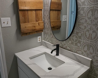 2706 Parkview Drive - Photo Thumbnail 10