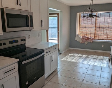 2706 Parkview Drive - Photo Thumbnail 14