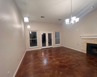 1008 Charter Oak Street - Photo Thumbnail 1
