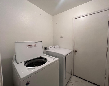 1008 Charter Oak Street - Photo Thumbnail 9