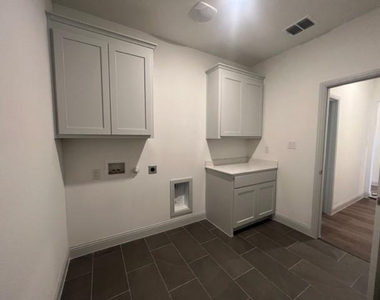 366 Waters Ridge Drive - Photo Thumbnail 16