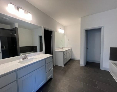 366 Waters Ridge Drive - Photo Thumbnail 21