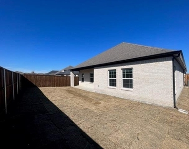 366 Waters Ridge Drive - Photo Thumbnail 28