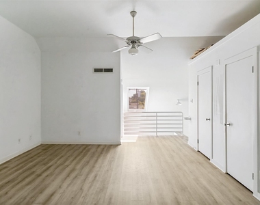 2802 Greenville Avenue - Photo Thumbnail 9