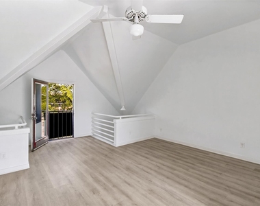 2802 Greenville Avenue - Photo Thumbnail 8