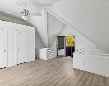 2802 Greenville Avenue - Photo Thumbnail 7