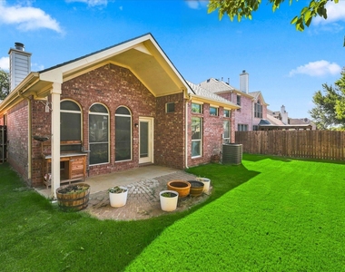 2812 Thorncreek Lane - Photo Thumbnail 19