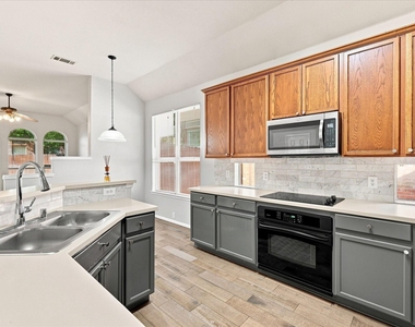 2812 Thorncreek Lane - Photo Thumbnail 1