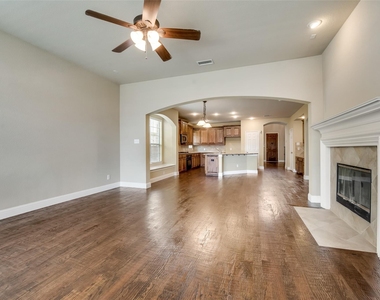 6072 Wallis Drive - Photo Thumbnail 5