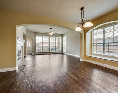 6072 Wallis Drive - Photo Thumbnail 6