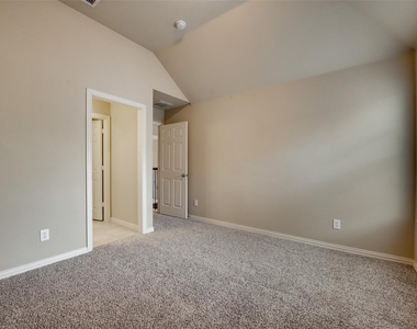6072 Wallis Drive - Photo Thumbnail 38