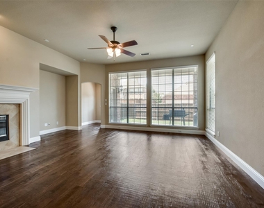 6072 Wallis Drive - Photo Thumbnail 4