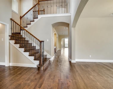 6072 Wallis Drive - Photo Thumbnail 2