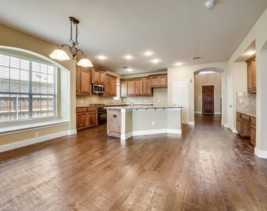 6072 Wallis Drive - Photo Thumbnail 7