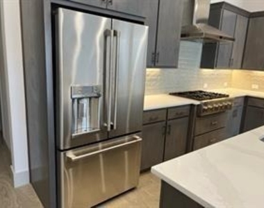 7706 Element Avenue - Photo Thumbnail 5
