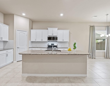 2104 Lake Cliff Drive - Photo Thumbnail 9
