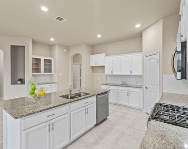 2104 Lake Cliff Drive - Photo Thumbnail 11