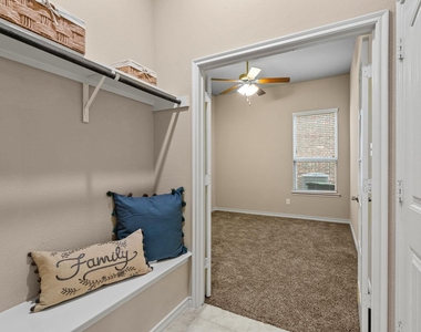 2104 Lake Cliff Drive - Photo Thumbnail 22
