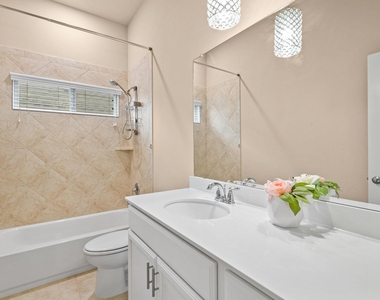 2104 Lake Cliff Drive - Photo Thumbnail 21