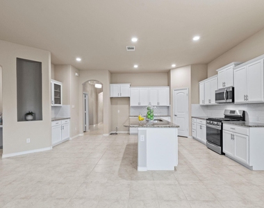 2104 Lake Cliff Drive - Photo Thumbnail 10