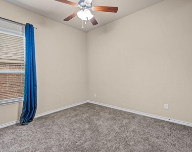 2104 Lake Cliff Drive - Photo Thumbnail 20