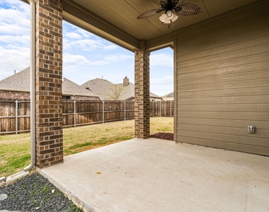 2104 Lake Cliff Drive - Photo Thumbnail 24