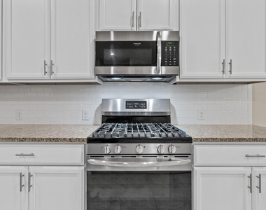 2104 Lake Cliff Drive - Photo Thumbnail 12