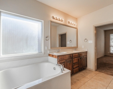 10844 Irish Glen Trail - Photo Thumbnail 24