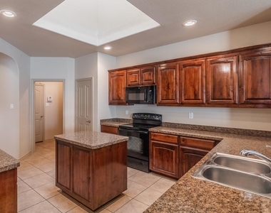 10844 Irish Glen Trail - Photo Thumbnail 9