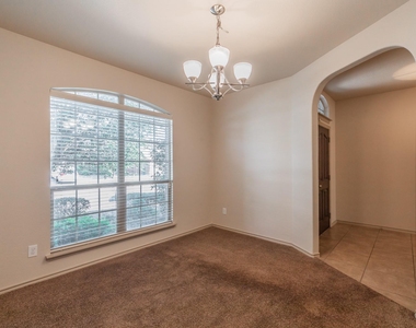 10844 Irish Glen Trail - Photo Thumbnail 4