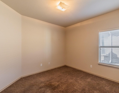 10844 Irish Glen Trail - Photo Thumbnail 32