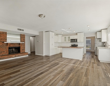 8914 Vernon Drive - Photo Thumbnail 5