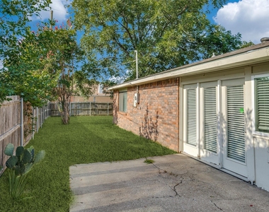 8914 Vernon Drive - Photo Thumbnail 11