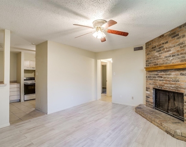 127 Allencrest Drive - Photo Thumbnail 4