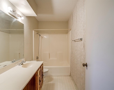 127 Allencrest Drive - Photo Thumbnail 26