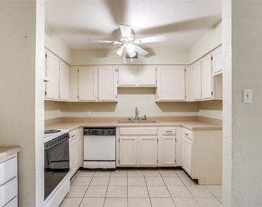 127 Allencrest Drive - Photo Thumbnail 11