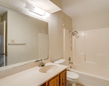 127 Allencrest Drive - Photo Thumbnail 16