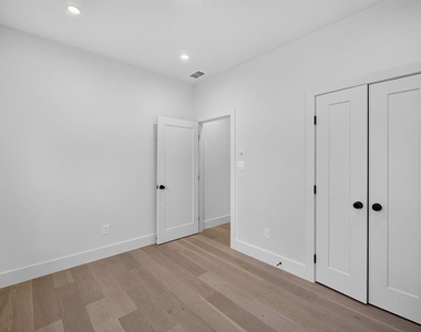 5445 Terry Street - Photo Thumbnail 23