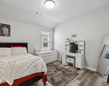 2321 Green River Road - Photo Thumbnail 24
