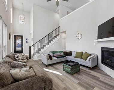 2321 Green River Road - Photo Thumbnail 4