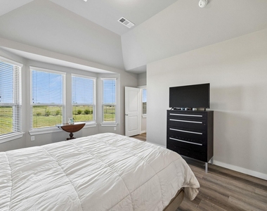 2321 Green River Road - Photo Thumbnail 11